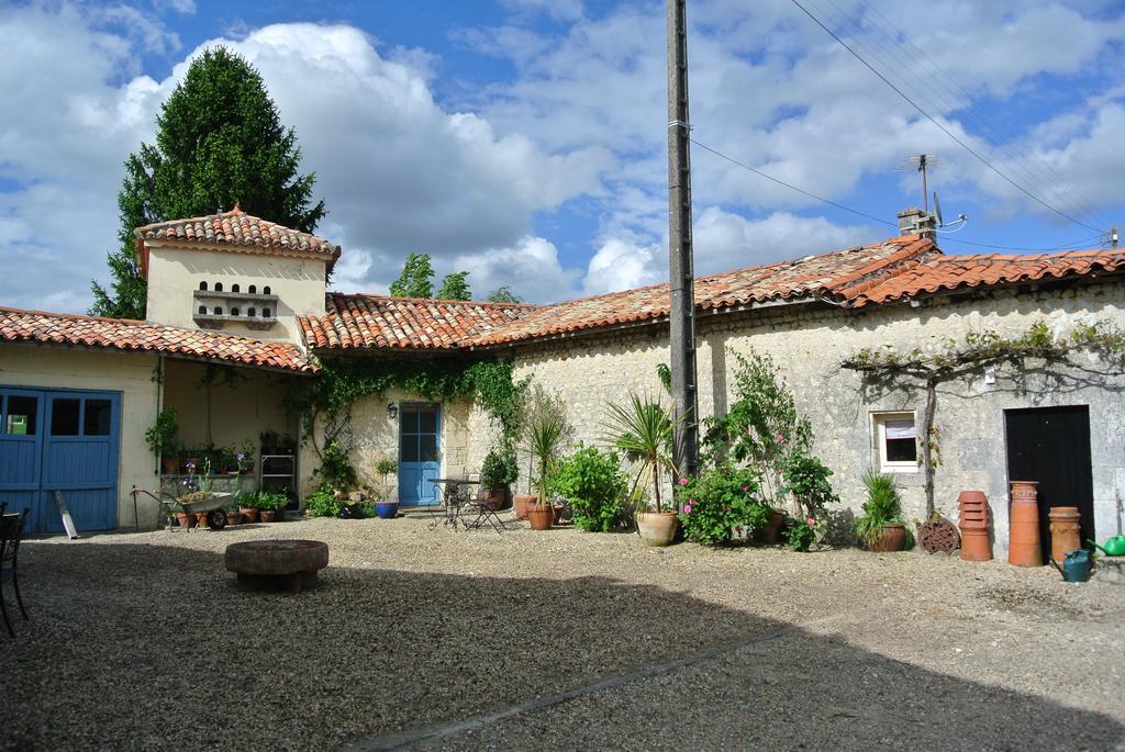 Chez Sarrazin Villa Brossac Exteriör bild